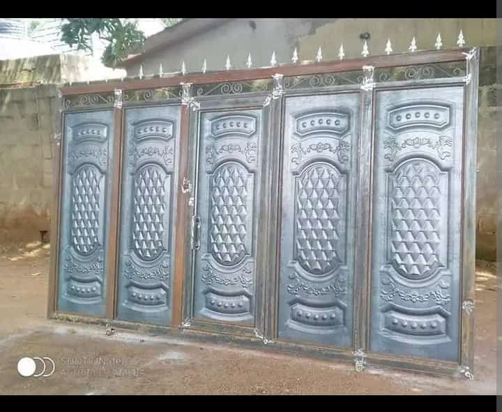 Iron Gate for sale at ikorodu