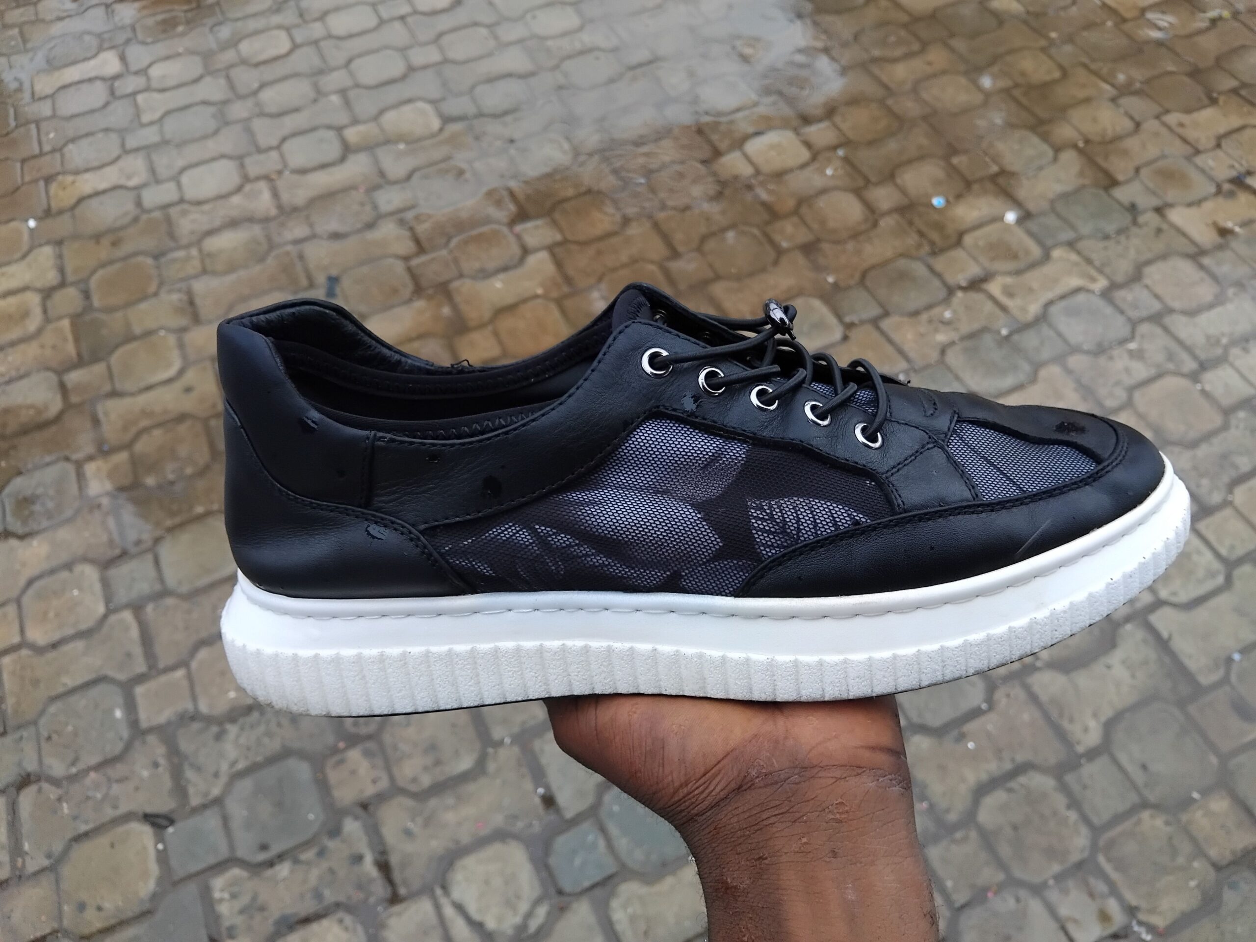 Sneaker