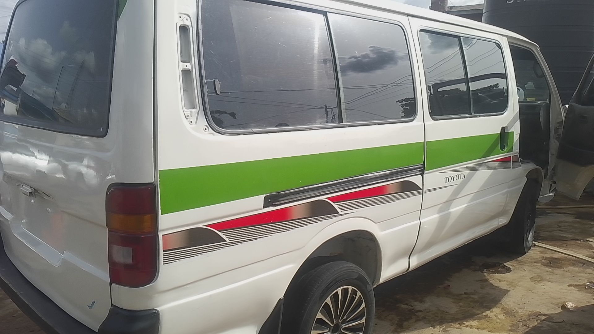 Toyota Hiace Bus for sale at ijaye ojokoro.