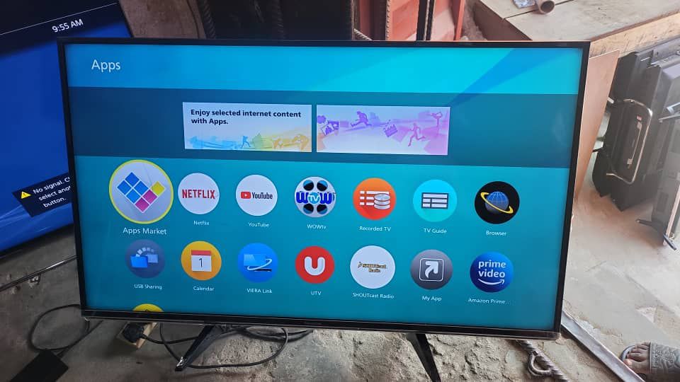 43″ Panasonic 4k Smart TV
