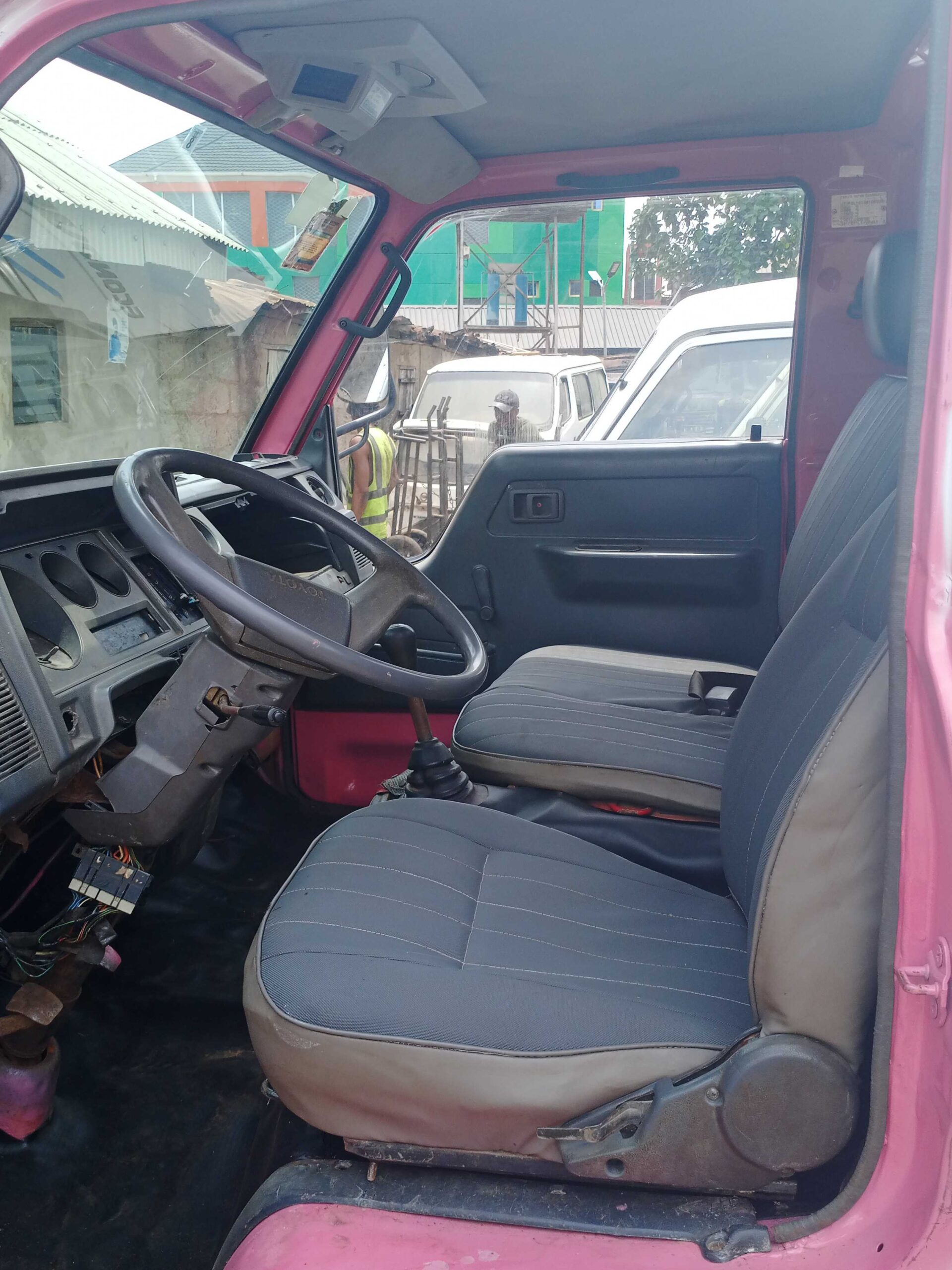 Toyota Dyna truck six willar Long for sale in Jakanra