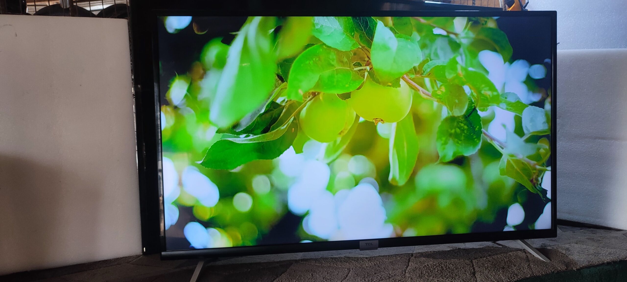 43 INCHES TCL SMART UHD LED TV