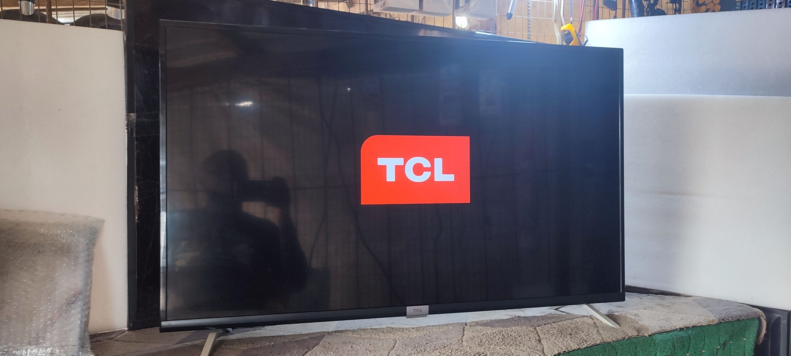43 INCHES TCL SMART UHD LED TV