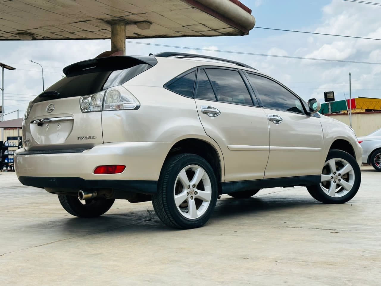 Foreign Used Lexus RX350 for sale at Ijaye