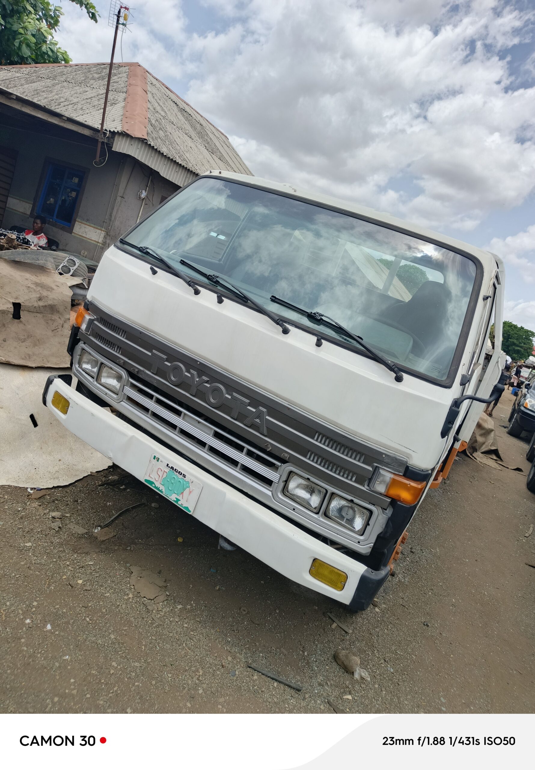 Toyota Dyna truck for sale in Jankara market