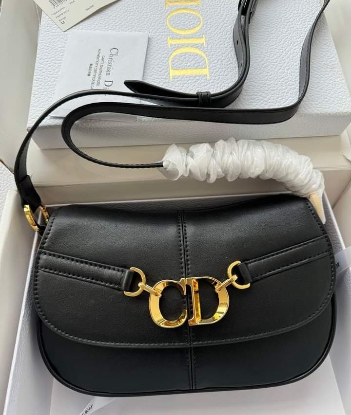 Luxury handbag for sale at ikorodu