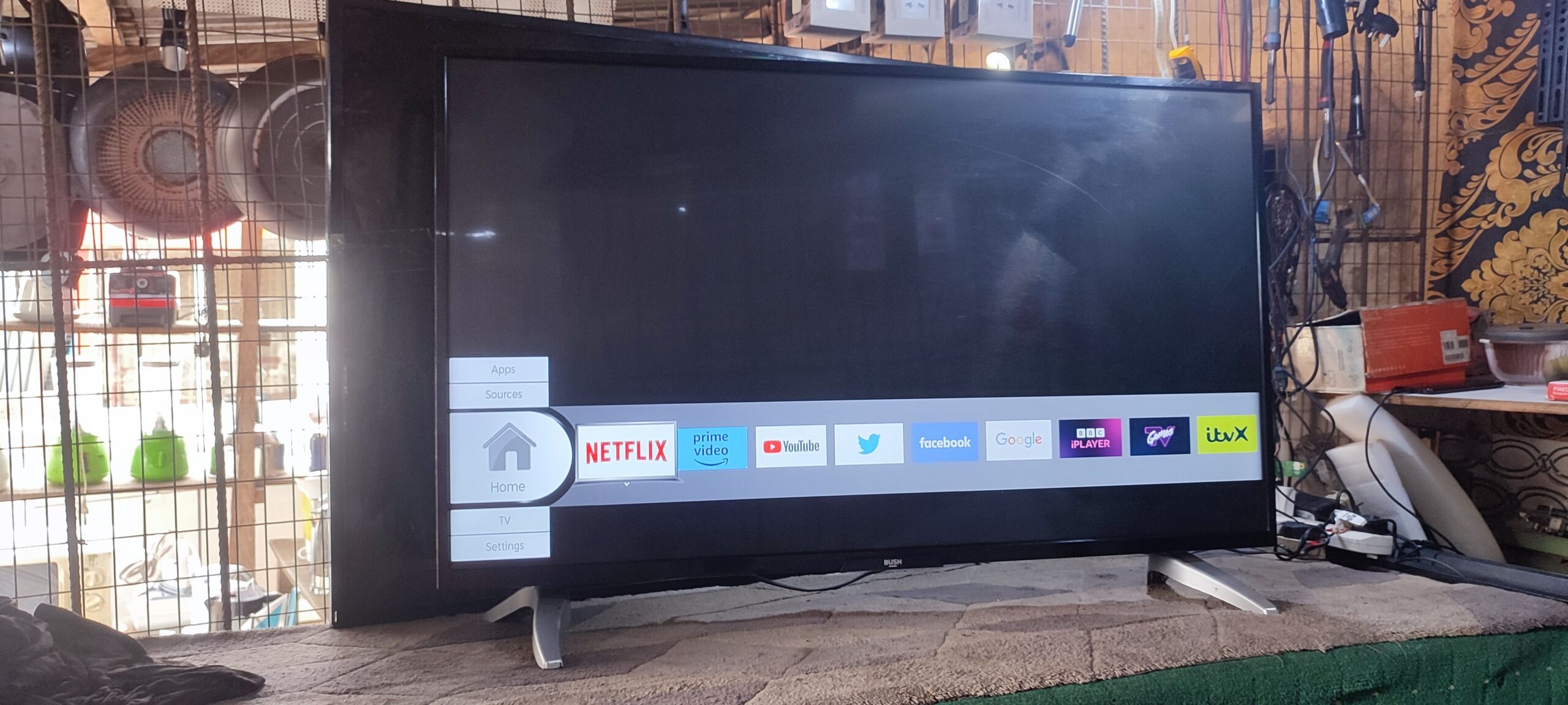 43 INCHES BUSH SMART 4K LED TV
