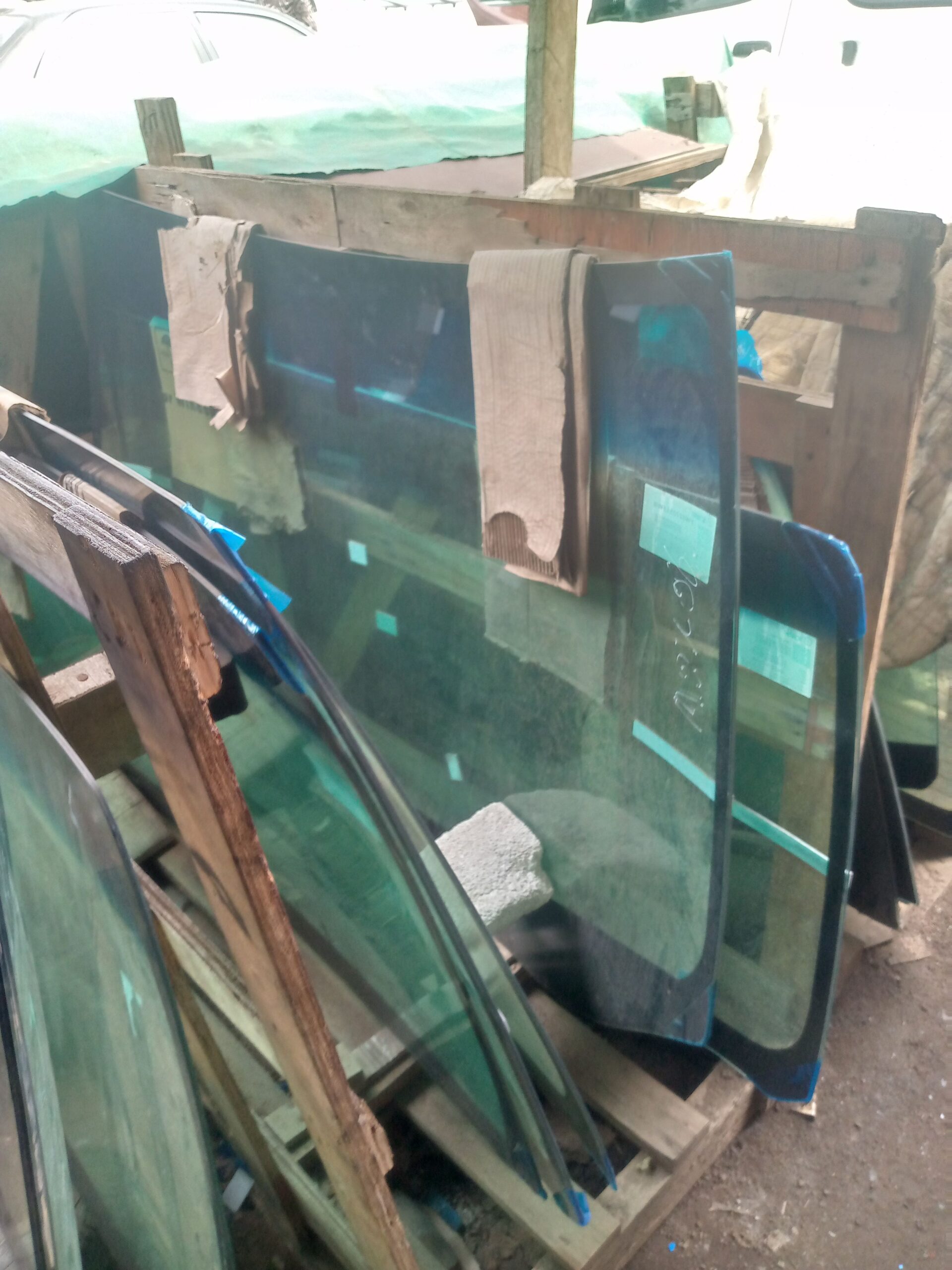 Car Windscreen for sale at Jankara market