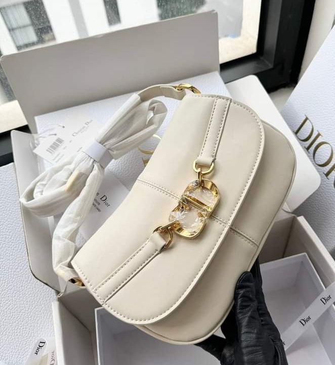 Handbag for sale at ikorodu