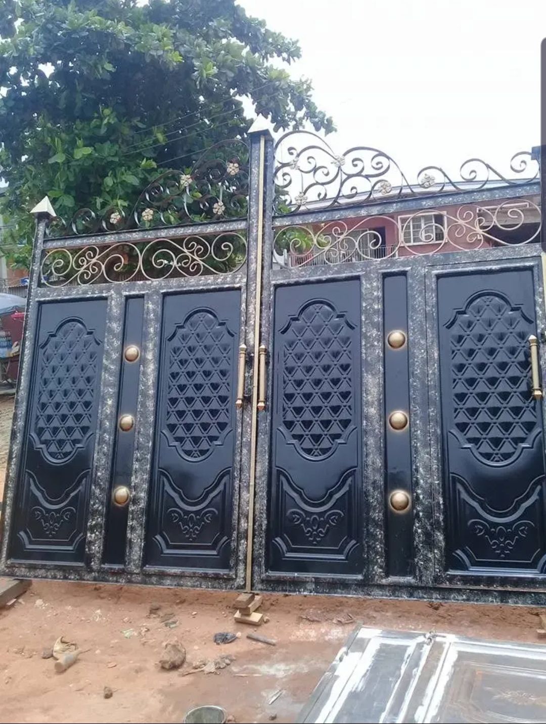 Channel Gate for sale at ikorodu