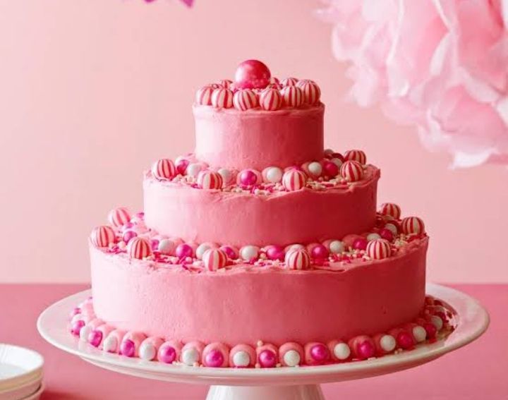 Birthday cake for sale at ikorodu
