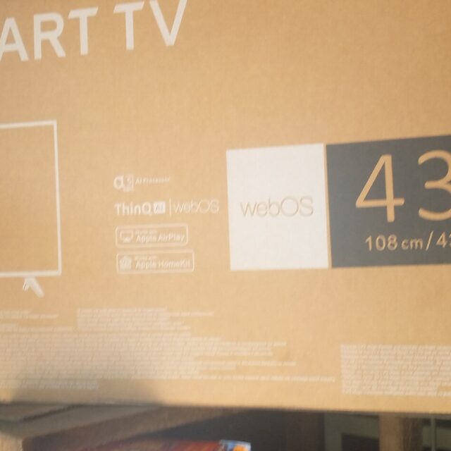 43 inches LG Smart TV for sale at Iyana Ipaja