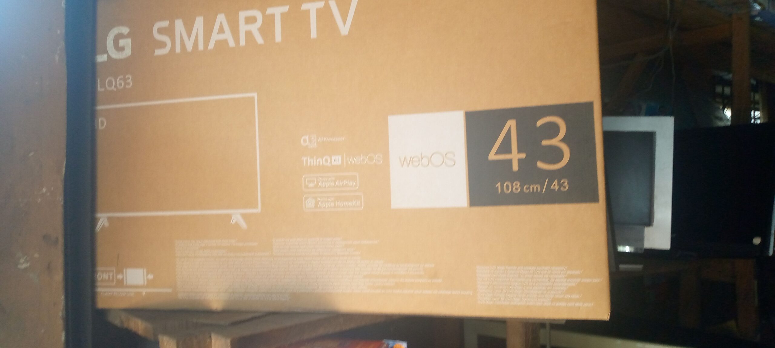 43 inches LG Smart TV for sale at Iyana Ipaja
