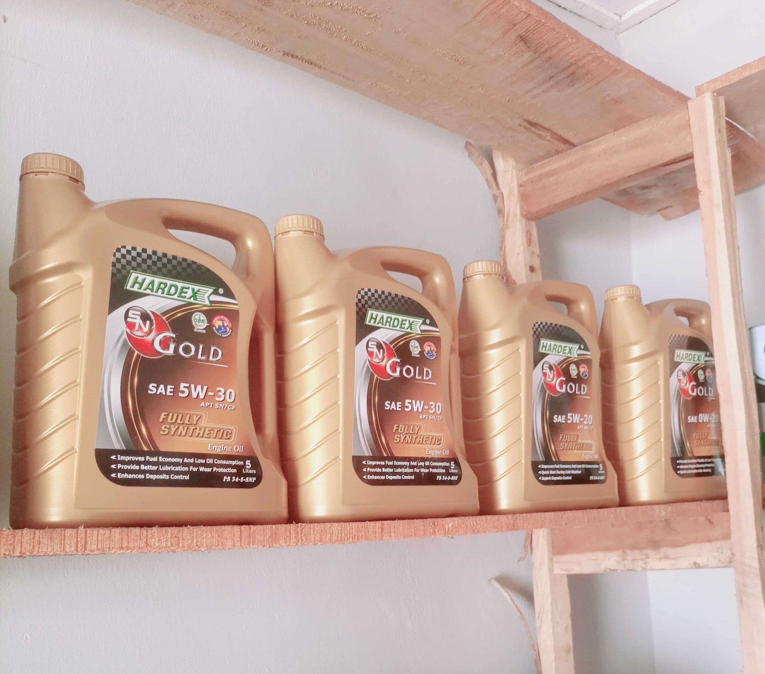 Hardex Car Engine Oil for sale at Ilezik ikeja