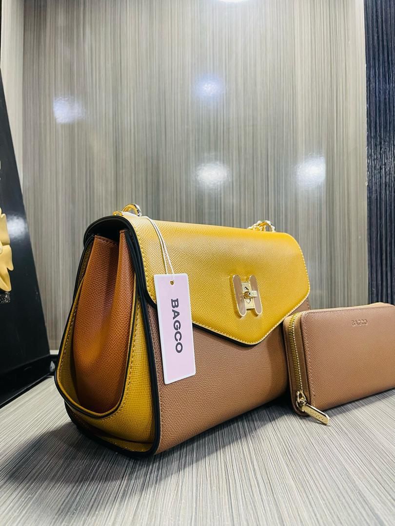 Ladies Handbag for sale at Ikeja