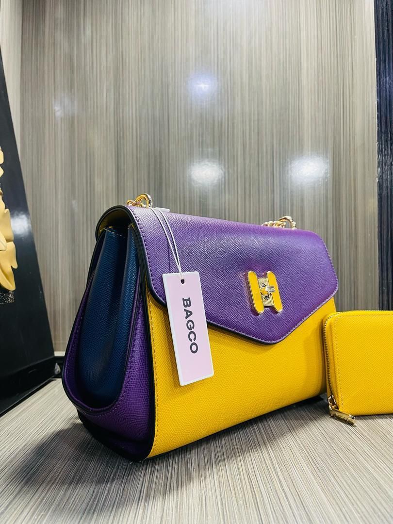 Ladies Handbag for sale at Ikeja