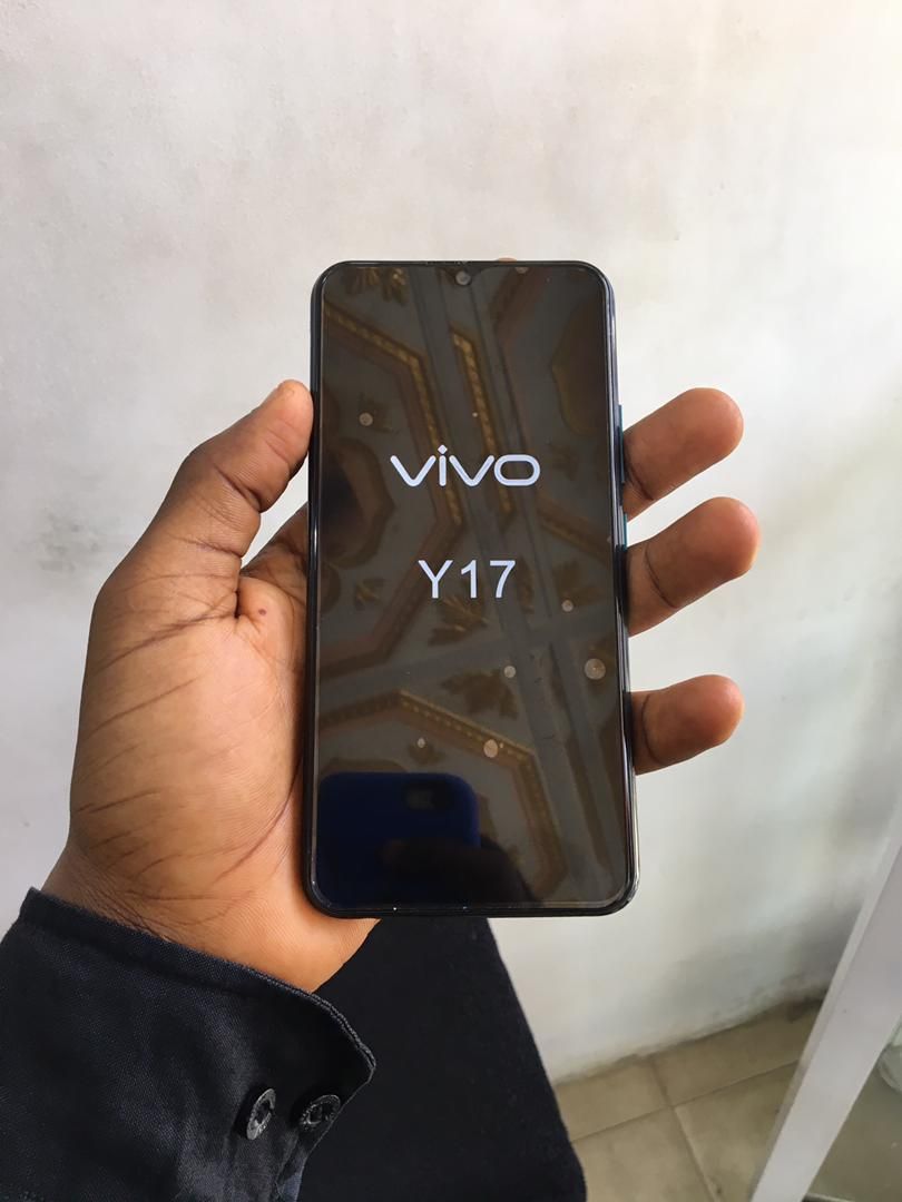 UK used Vivo y17 for sale at ikeja