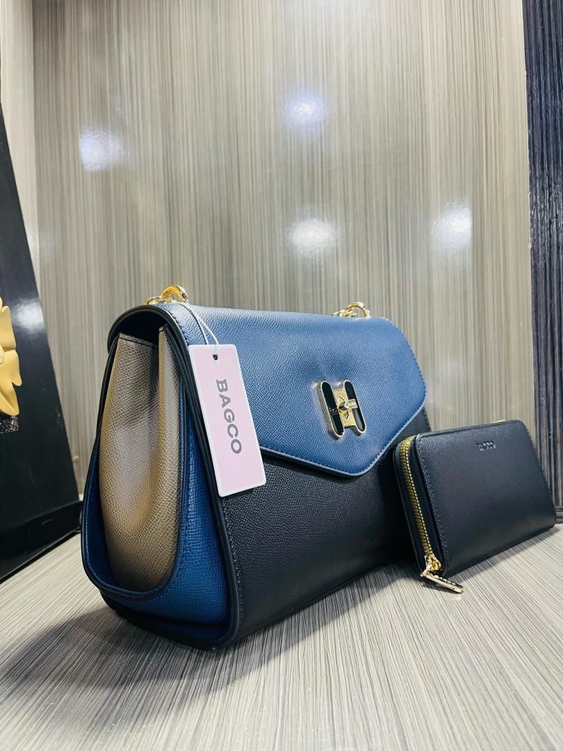 Ladies Handbag for sale at Ikeja