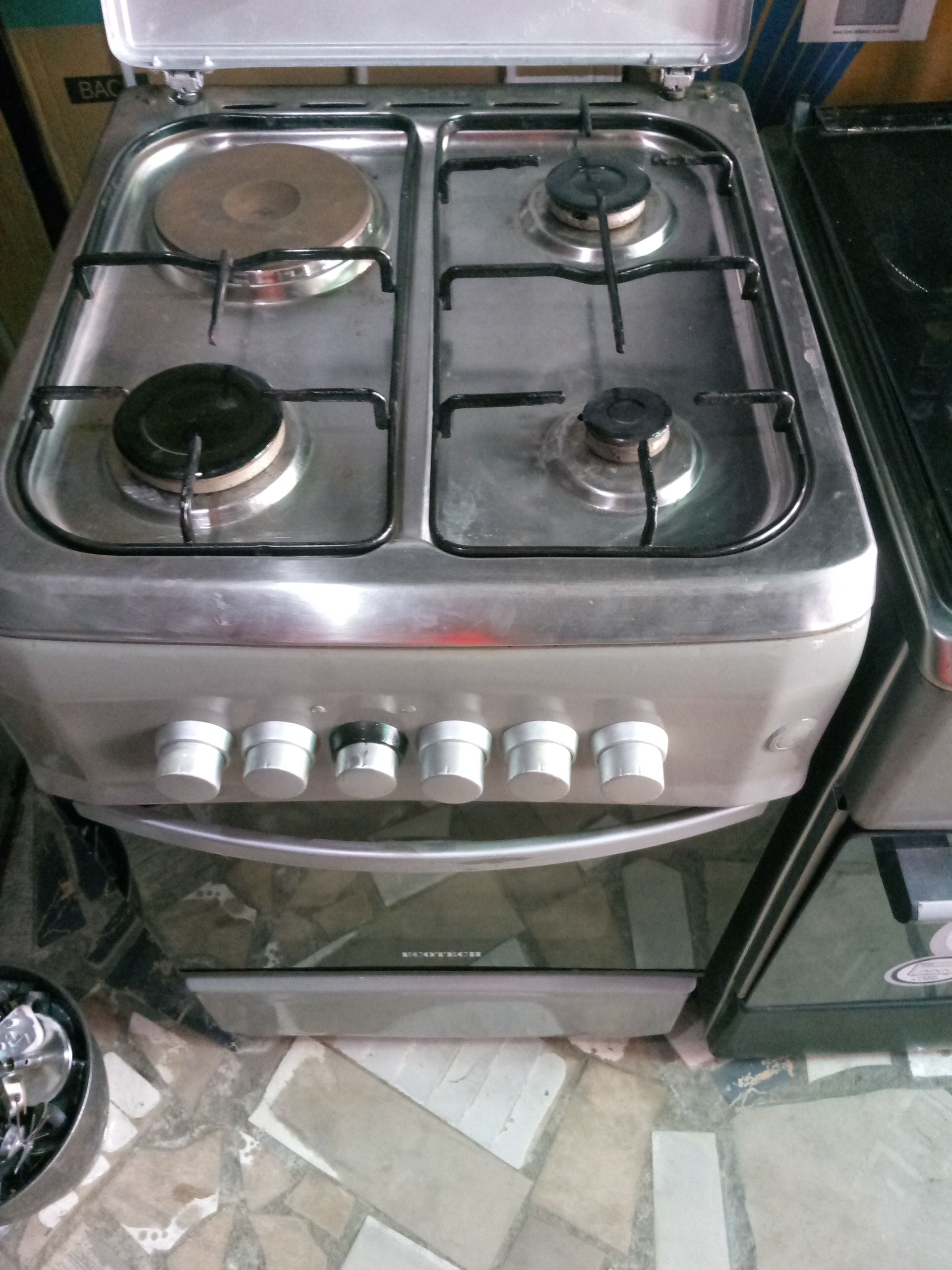 Maxi Standing Gas Cooker for sale