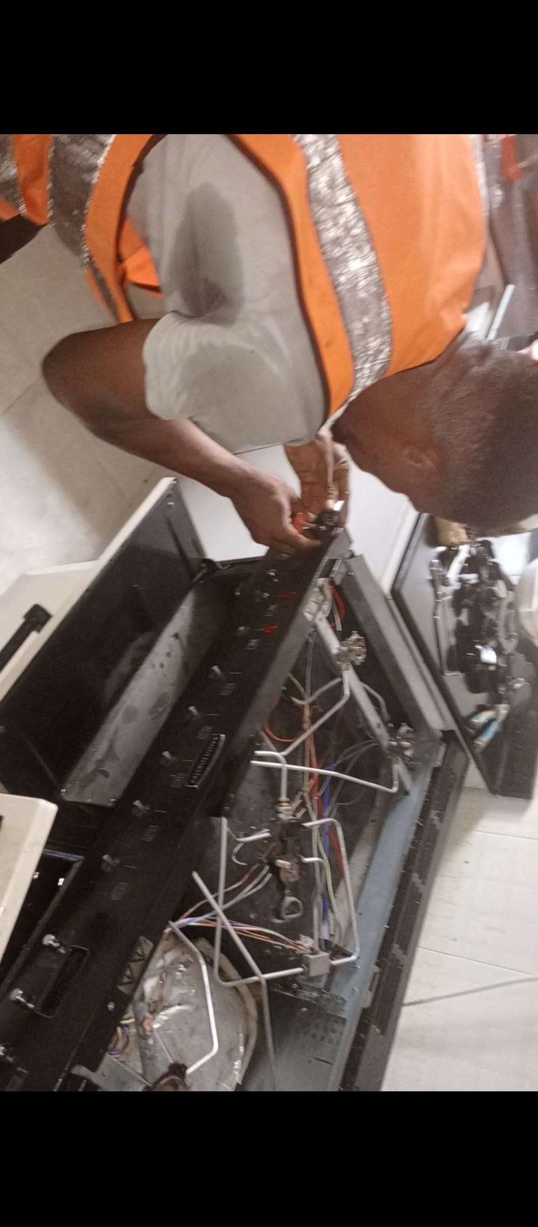 Gas cooker servicing