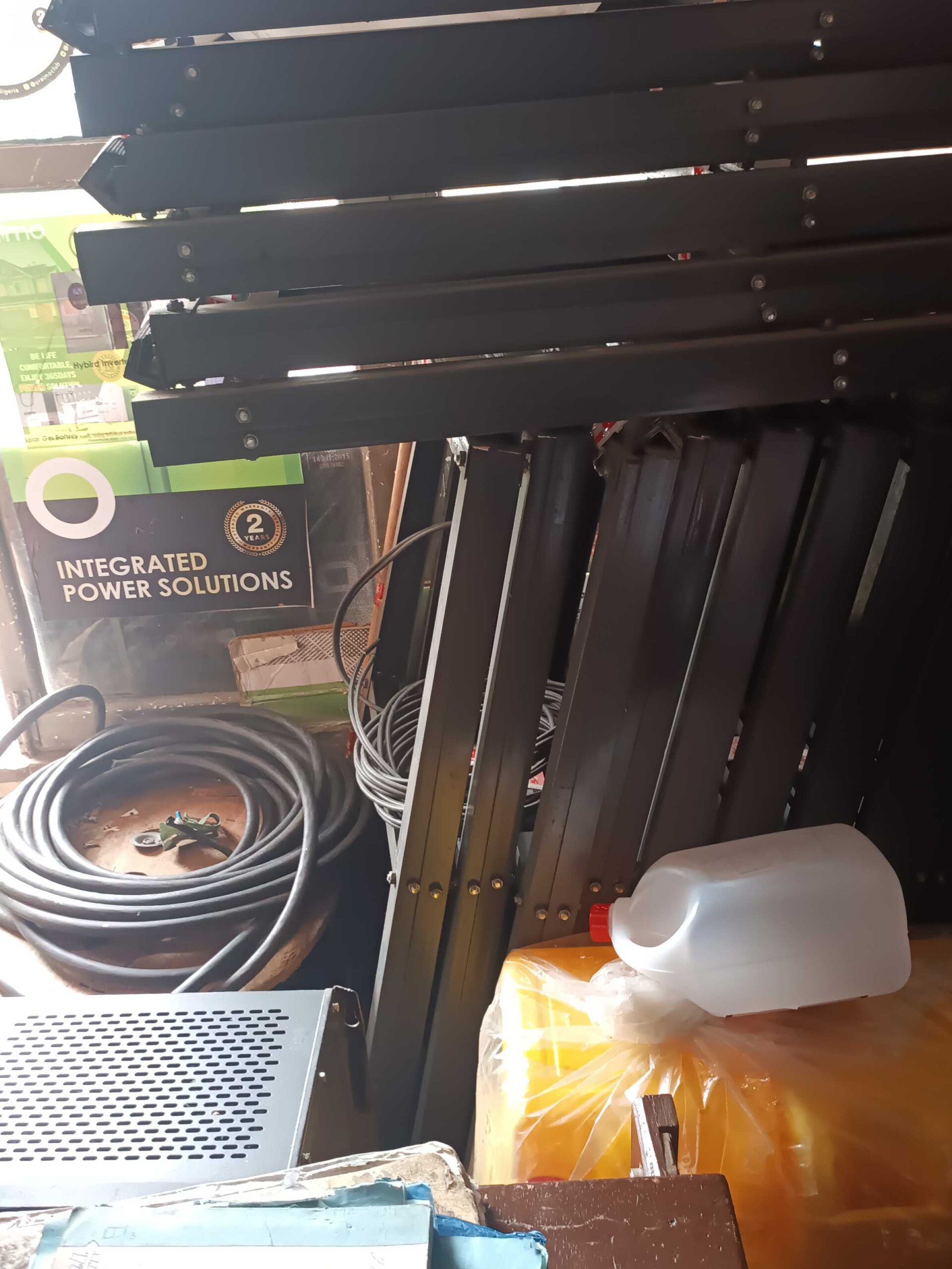 Solar battery and solar inverter