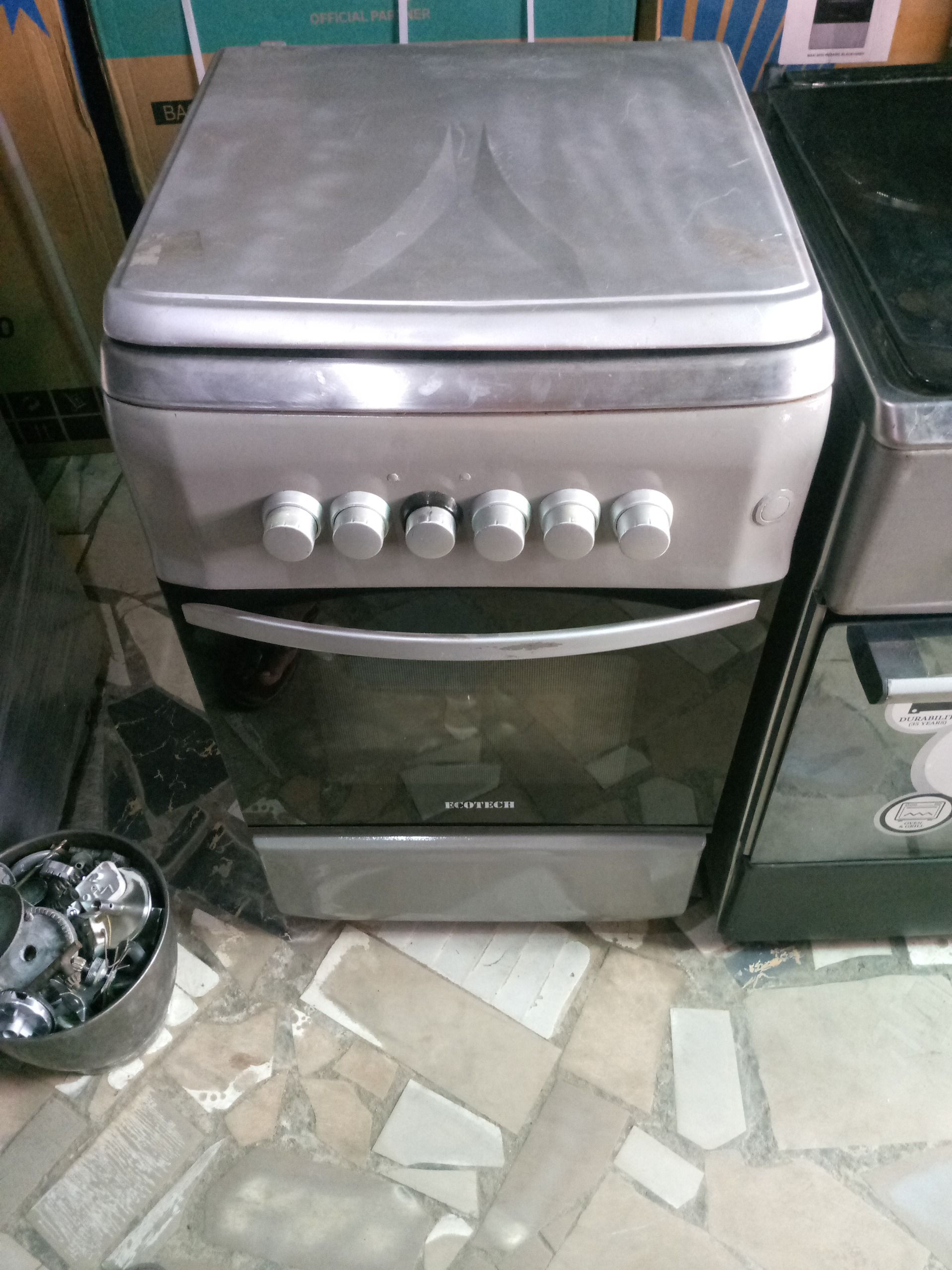 Maxi Standing Gas Cooker for sale