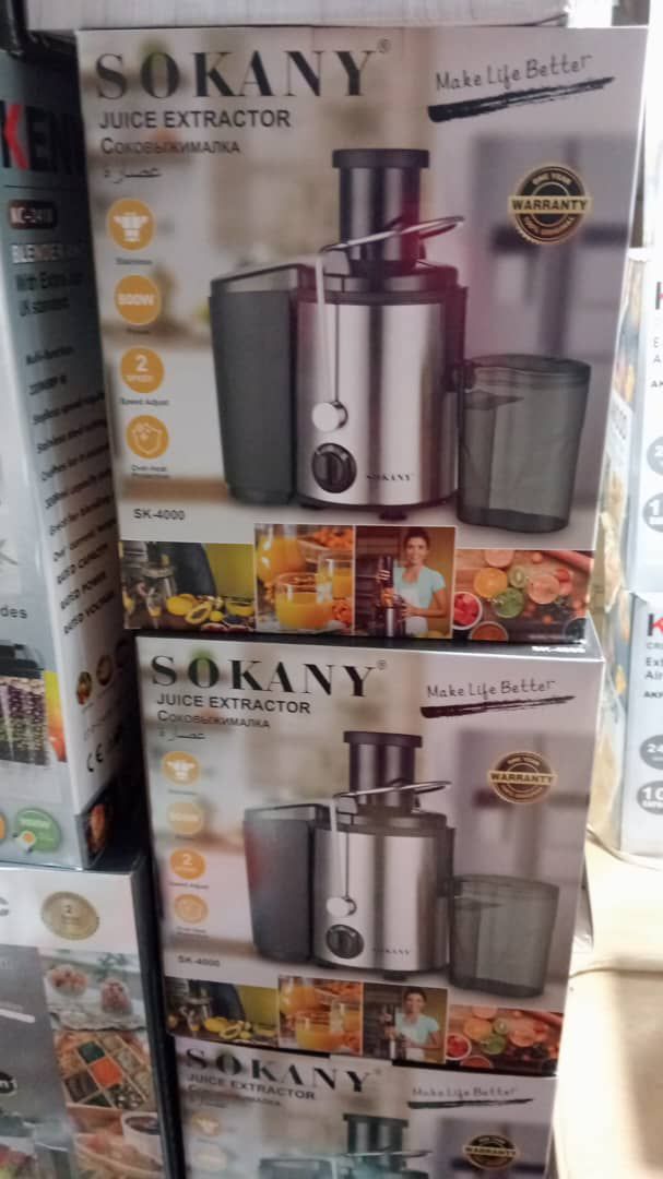 Households and kitchen utensils, eg aluminum pots, iron, cookware