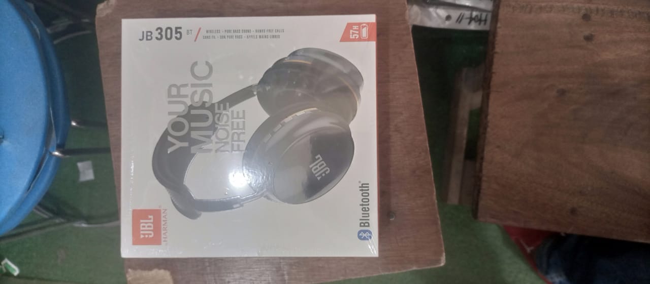 JBL 305 HEAD PHONE FOR SALE AT IKEJA