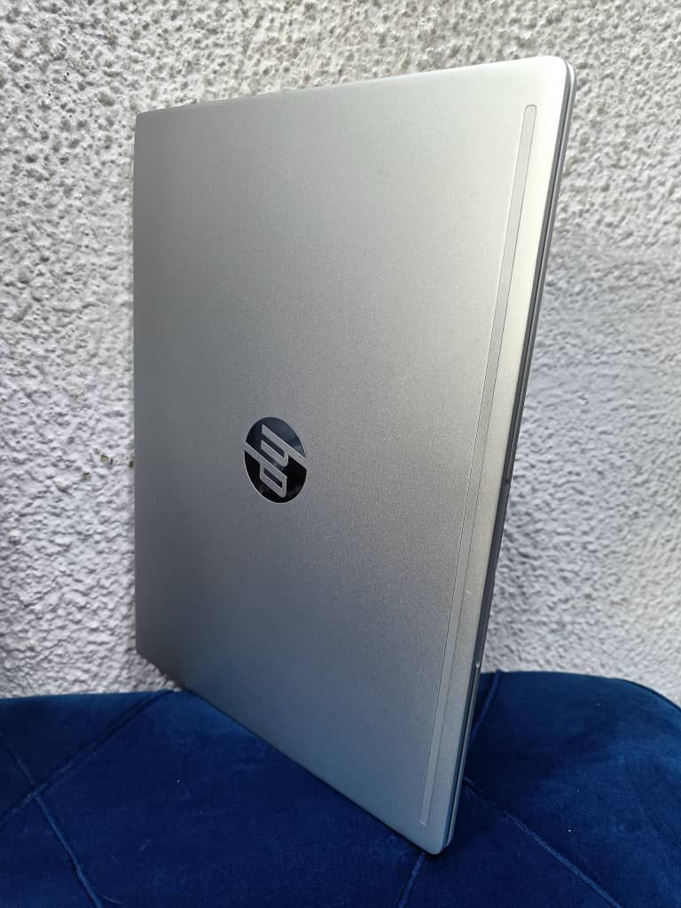 HP probook 440 G6 Intel core i5 Keyboard light 256GB SSD 8GB RAM