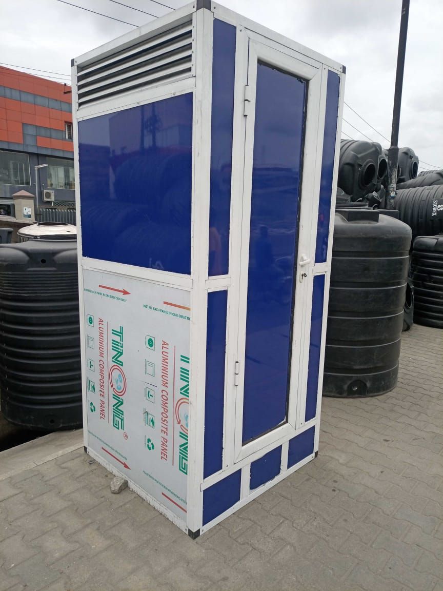 Executive mobile toilet