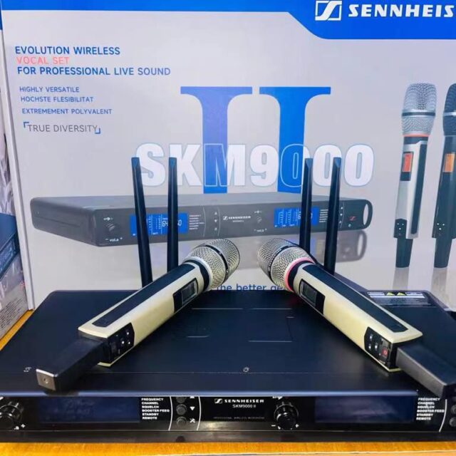 Siennza wireless microphones for sale at ikeja