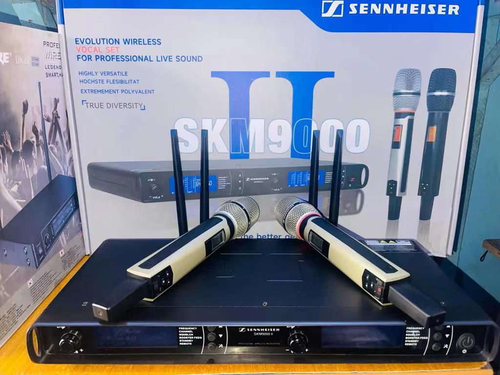 Siennza wireless microphones for sale at ikeja