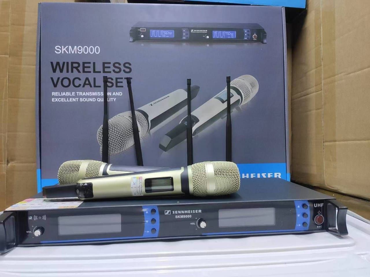 Siennza wireless microphones for sale at ikeja