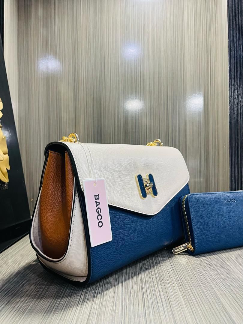 Ladies Handbag for sale at Ikeja