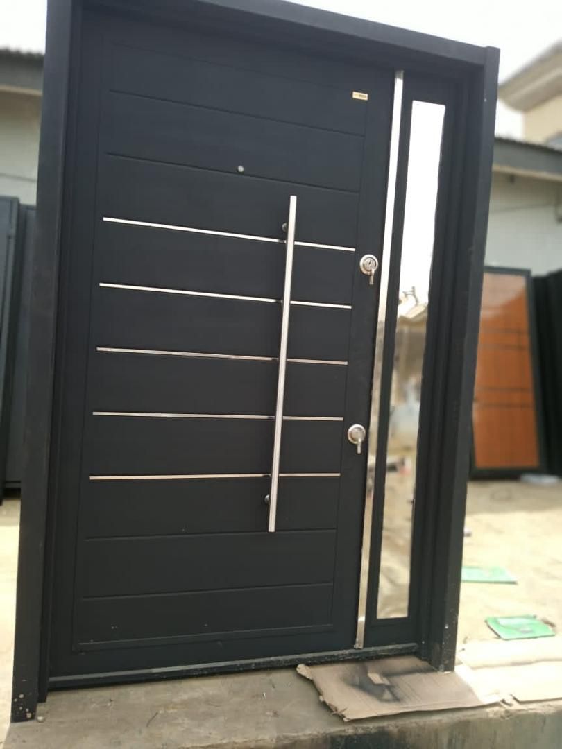 Security door, fabricating door