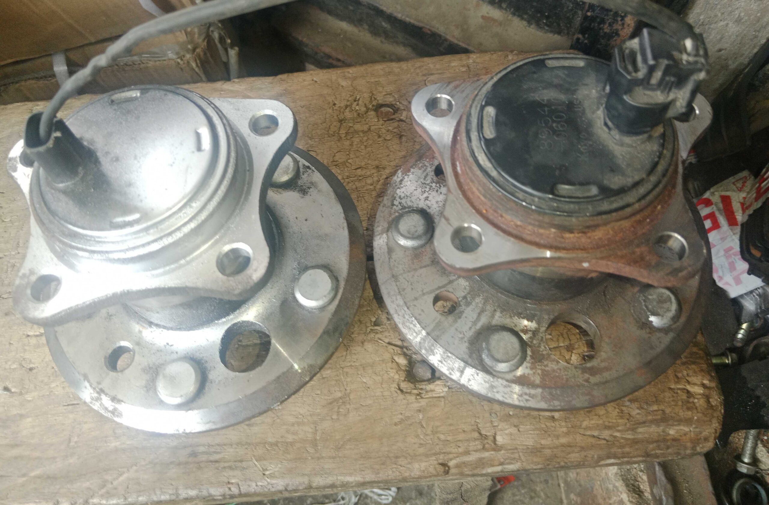 BACK HUB 2007 CAMRY