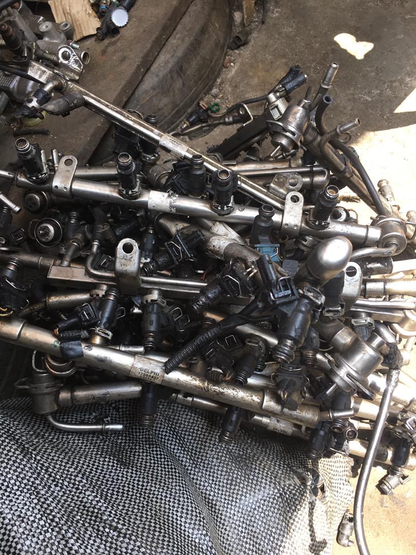 Injector nozzle for nissan Q56 new model.