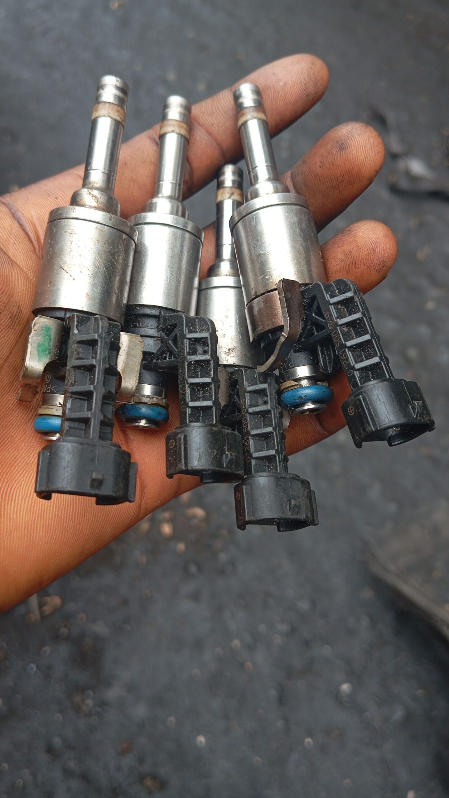 Injector nozzle for nissan Q56 new model.