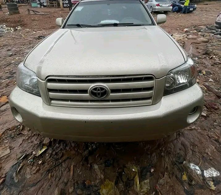 Toyota Highlander for sale at Mushin