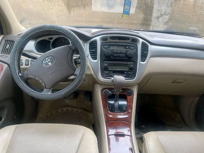 Toyota Highlander for sale at Mushin