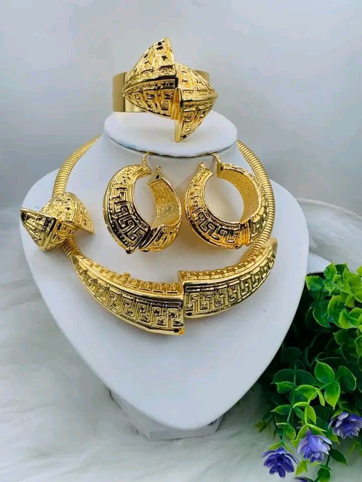 Original Gold whole set jewelry for sale at Oshodi market
