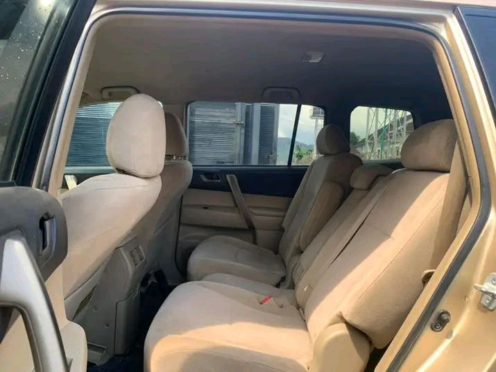 Toyota Highlander for sale at Mushin