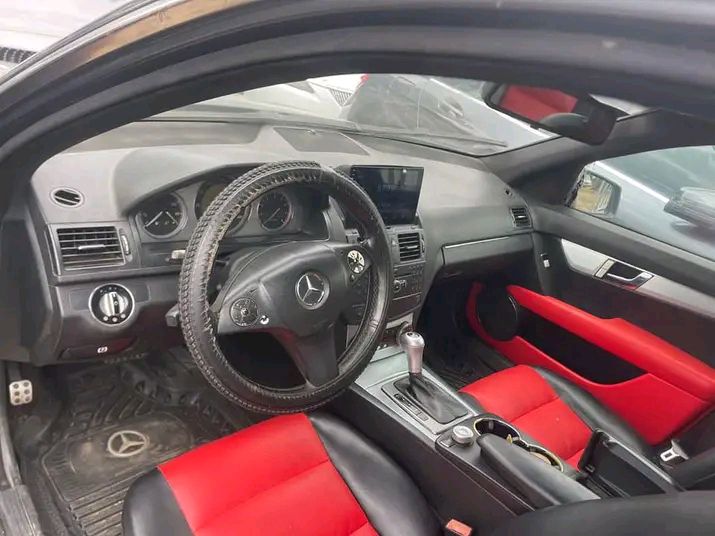 Mercedes Benz C350 for sale ato Ikeja Along