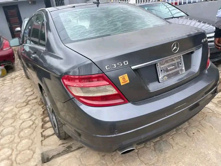 Mercedes Benz C350 for sale ato Ikeja Along