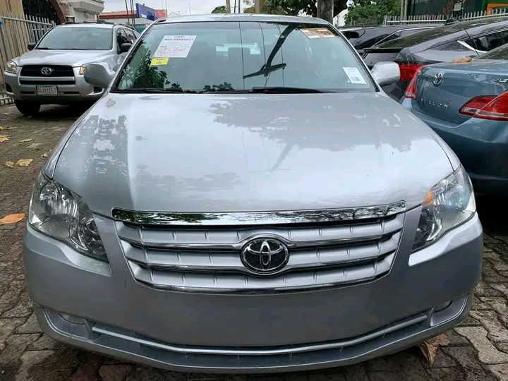 Toyota Avalon Limited edition for sale at Ikeja Along