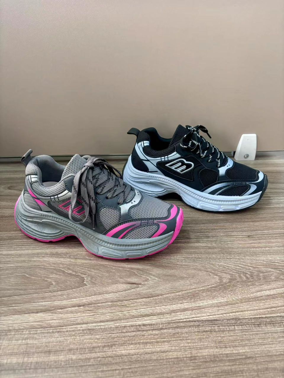 Ladies fashion sneakers