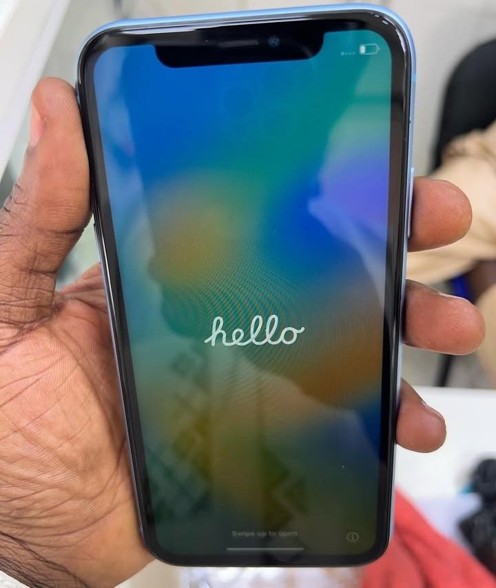 Open Box iPhone XR 128 GB