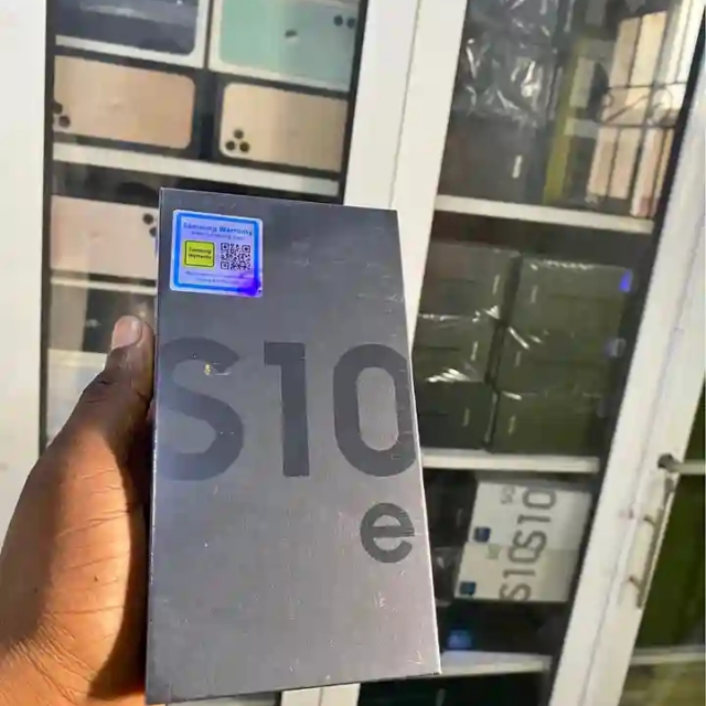 Brand new Samsung galaxy S10