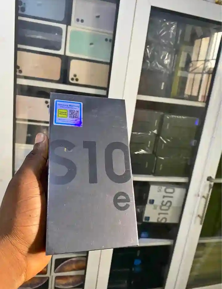 Brand new Samsung galaxy S10