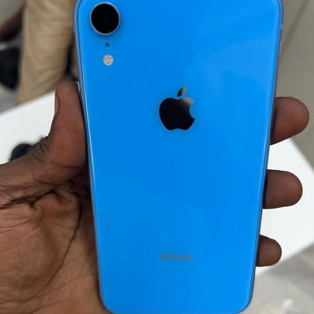 Open Box iPhone XR 128 GB